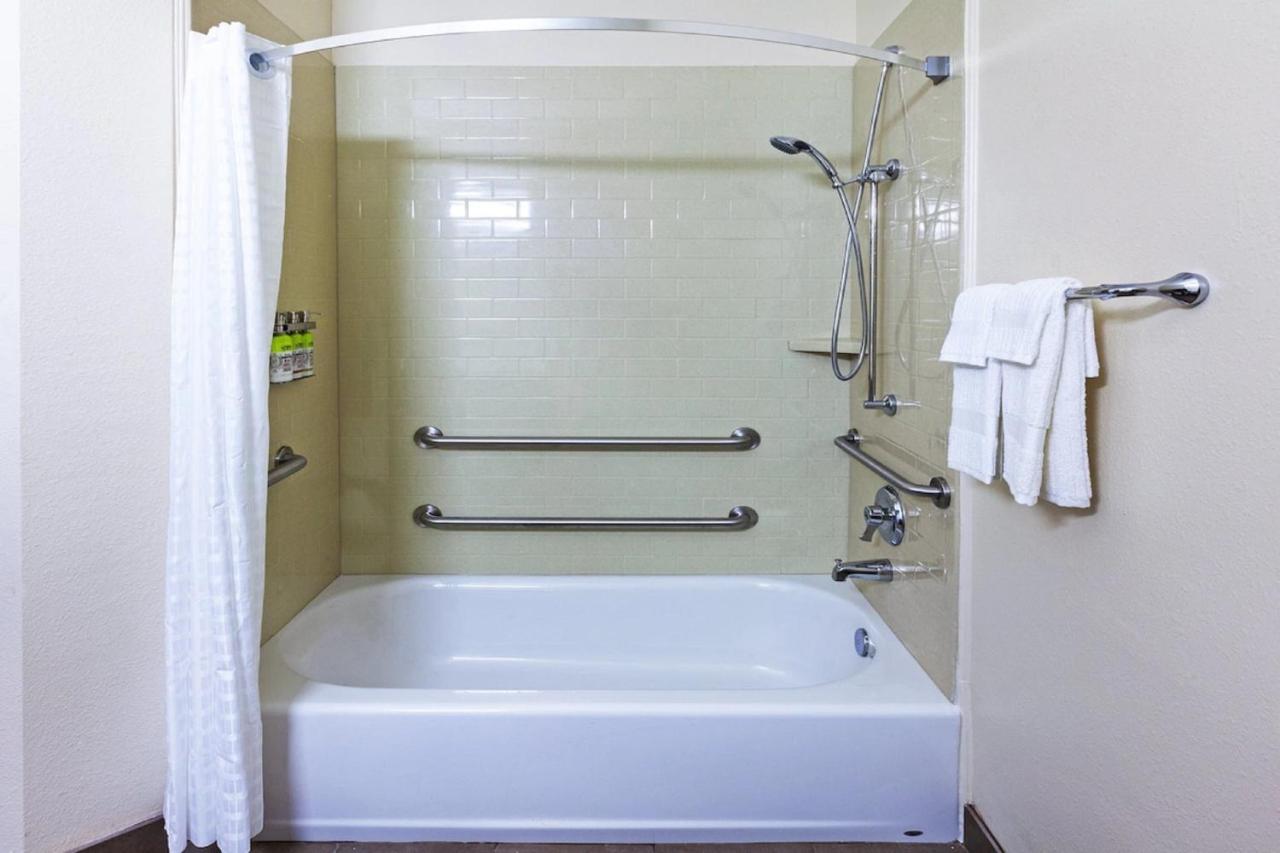 Candlewood Suites Midland By Ihg Buitenkant foto